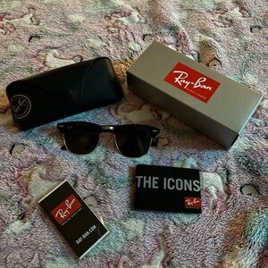 Ray Ban Clubmaster Sunglasses (Black & Gold) only worn once.